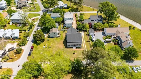 205 High Street Oriental NC 28571
