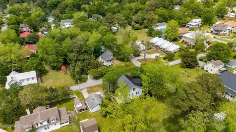 205 High Street Oriental NC 28571