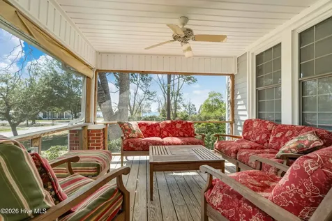 205 High Street Oriental NC 28571