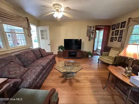604 W Woodland Avenue Woodland NC 27897