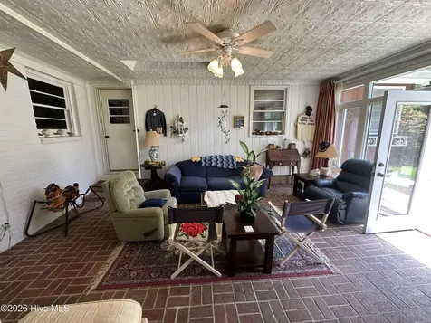 604 W Woodland Avenue Woodland NC 27897