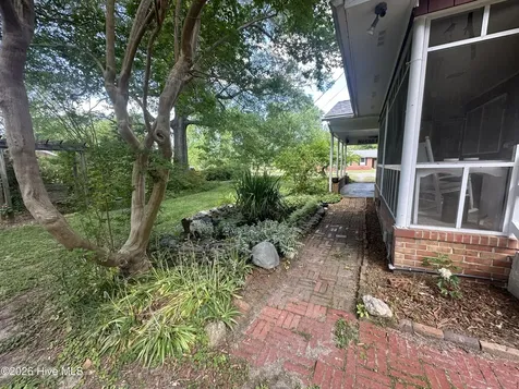 604 W Woodland Avenue Woodland NC 27897