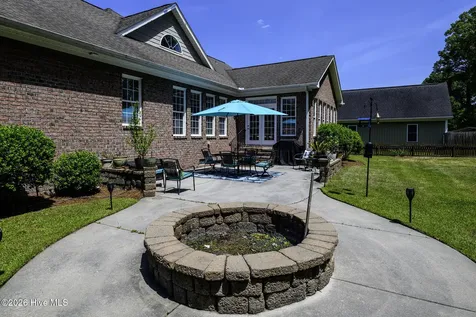 135 Staffordshire Drive New Bern NC 28562