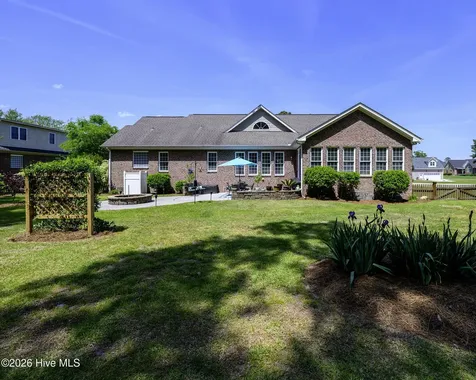 135 Staffordshire Drive New Bern NC 28562