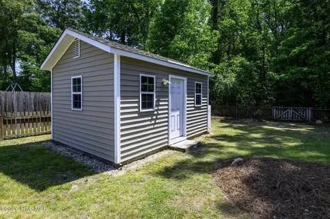 135 Staffordshire Drive New Bern NC 28562