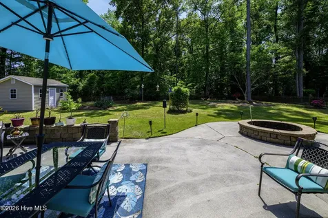 135 Staffordshire Drive New Bern NC 28562