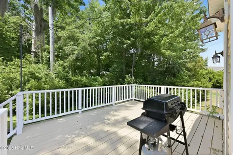 202 Emmen Road New Bern NC 28562
