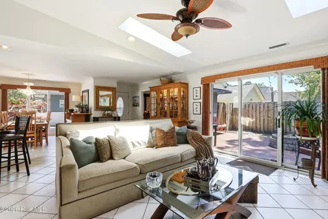 143 Red Bird Lane Hampstead NC 28443