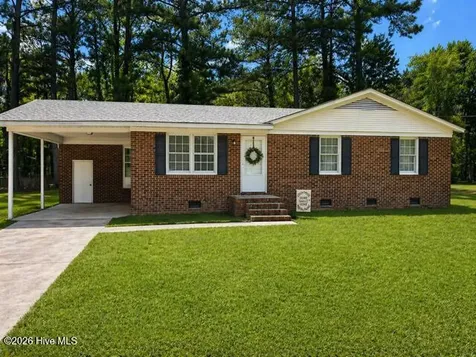 5500 Gaskins Road Grimesland NC 27837