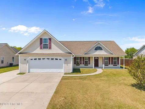 209 Cherry Blossom Drive Richlands NC 28574