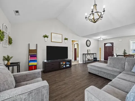 209 Cherry Blossom Drive Richlands NC 28574