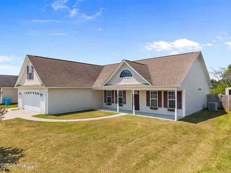 209 Cherry Blossom Drive Richlands NC 28574