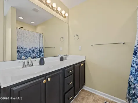 209 Cherry Blossom Drive Richlands NC 28574