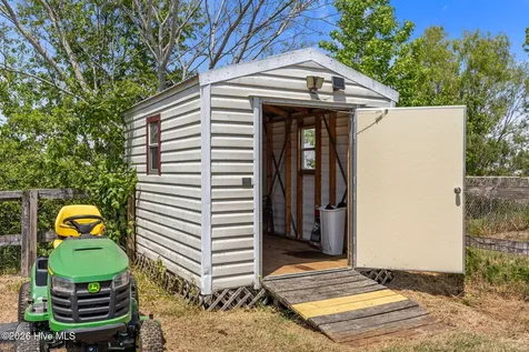 209 Cherry Blossom Drive Richlands NC 28574