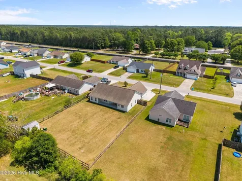 209 Cherry Blossom Drive Richlands NC 28574