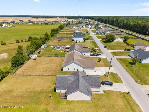 209 Cherry Blossom Drive Richlands NC 28574