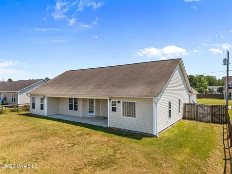 209 Cherry Blossom Drive Richlands NC 28574