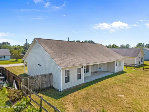 209 Cherry Blossom Drive Richlands NC 28574