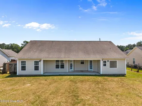 209 Cherry Blossom Drive Richlands NC 28574