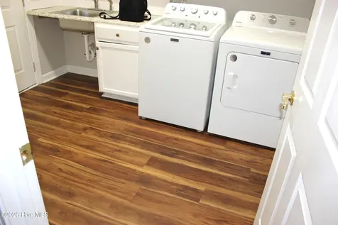 112 Carefree Lane Morehead City NC 28557