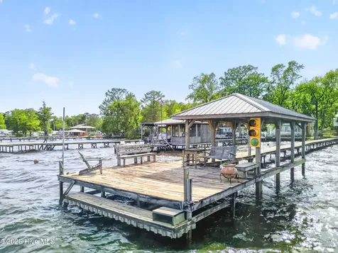 2910 Canal Cove Road Lake Waccamaw NC 28450