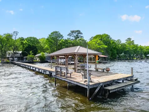 2910 Canal Cove Road Lake Waccamaw NC 28450