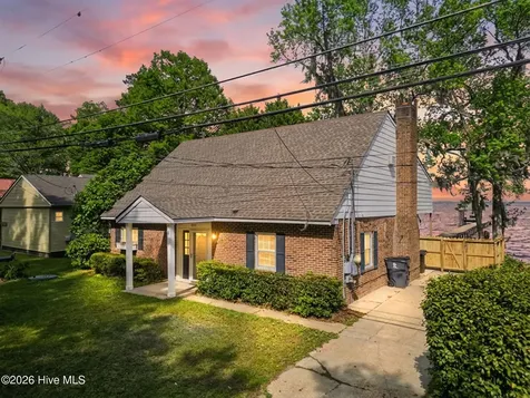 2910 Canal Cove Road Lake Waccamaw NC 28450
