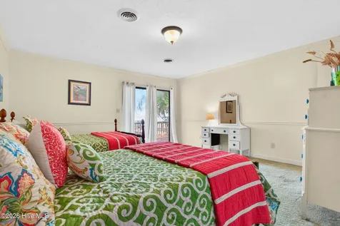 2910 Canal Cove Road Lake Waccamaw NC 28450