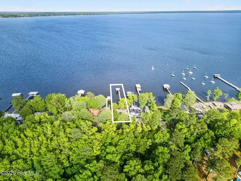 2910 Canal Cove Road Lake Waccamaw NC 28450