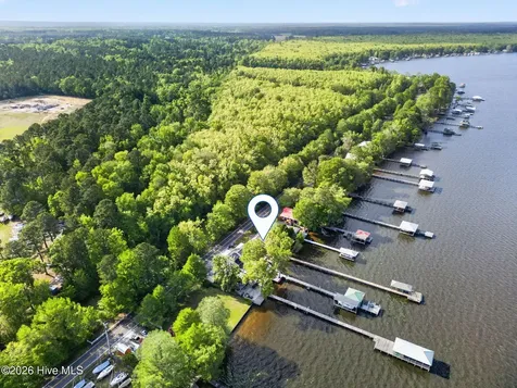 2910 Canal Cove Road Lake Waccamaw NC 28450