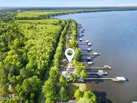 2910 Canal Cove Road Lake Waccamaw NC 28450