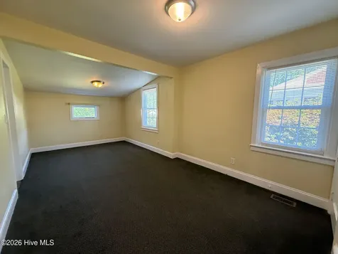 5 Warlick Street Jacksonville NC 28540