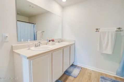 1158 King Eider Way Winnabow NC 28479
