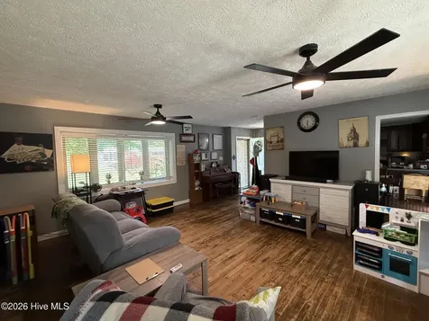 314 Sumner Avenue Roseboro NC 28382