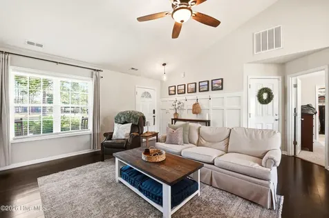 232 Folkstone Road Holly Ridge NC 28445
