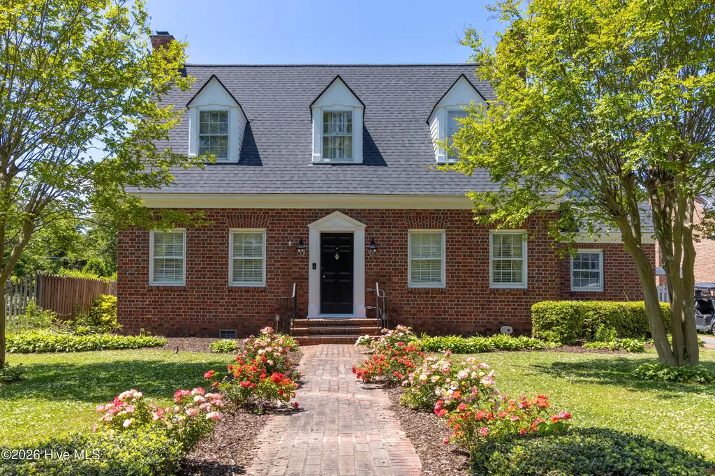 208 S Moseley Street Edenton NC 27932