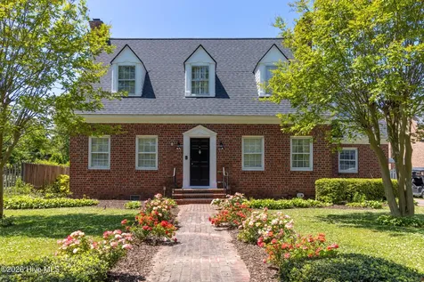 208 S Moseley Street Edenton NC 27932