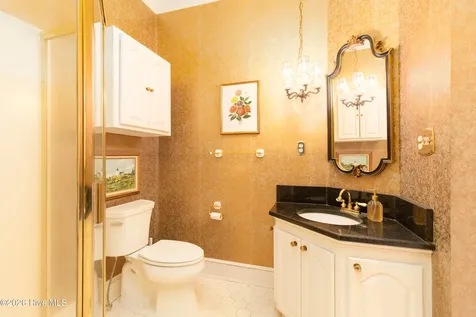 208 S Moseley Street Edenton NC 27932