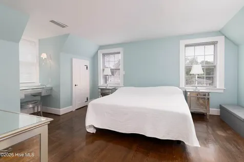 208 S Moseley Street Edenton NC 27932