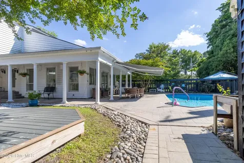 208 S Moseley Street Edenton NC 27932