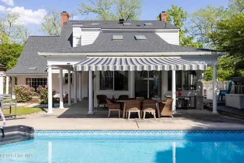 208 S Moseley Street Edenton NC 27932