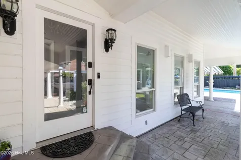 208 S Moseley Street Edenton NC 27932