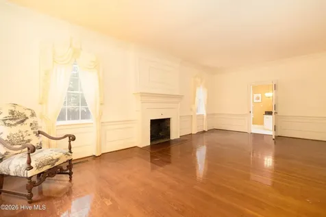208 S Moseley Street Edenton NC 27932