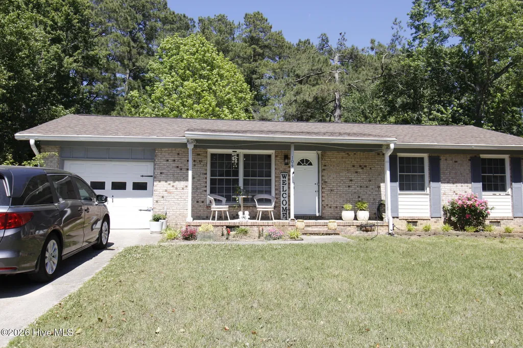 104 Pineview Road Jacksonville NC 28546