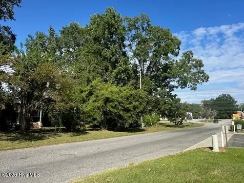 112 N Lee Street Whiteville NC 28472