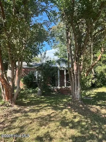 112 N Lee Street Whiteville NC 28472