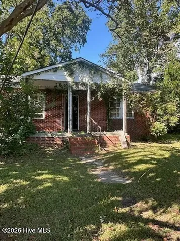 112 N Lee Street Whiteville NC 28472