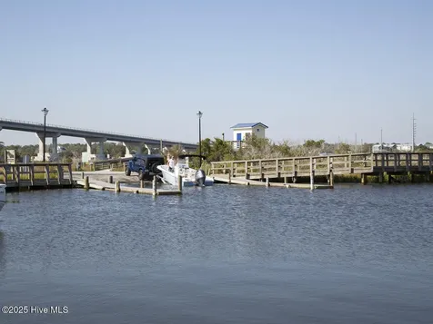 128 N Grassland Road Surf City NC 28445
