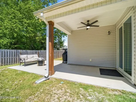 1011 E Arboria Drive Hampstead NC 28443