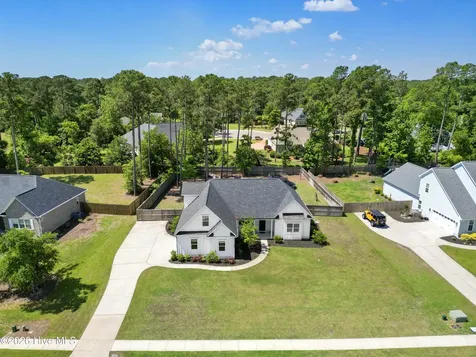 506 Crown Pointe Drive Hampstead NC 28443